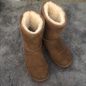 Bearpaw Suede Boots